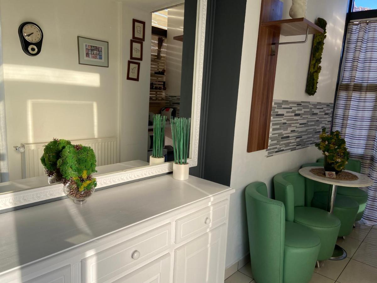 Aqua Apartman Сату-Маре Екстер'єр фото